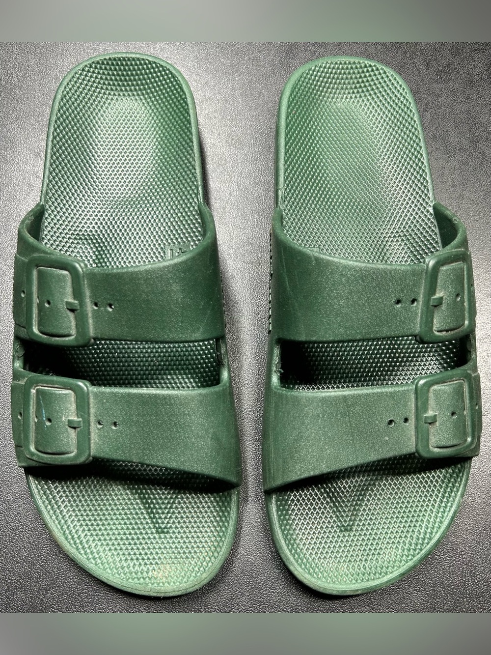 Freedom Moses Women’s Size 40/41 (9-10) Dark Green Cactus Slides